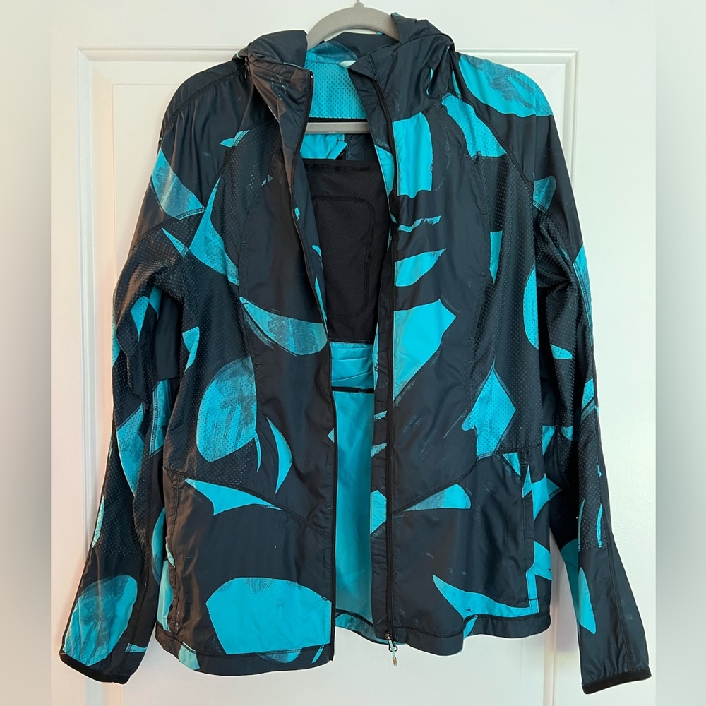 Lululemon Back Pack It Jacket | Black and Blue | Size 12